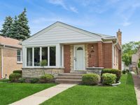 6341 N Tripp Avenue, Chicago, IL 60646 primary photo
