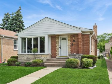 6341 N Tripp Avenue, Chicago, IL 60646