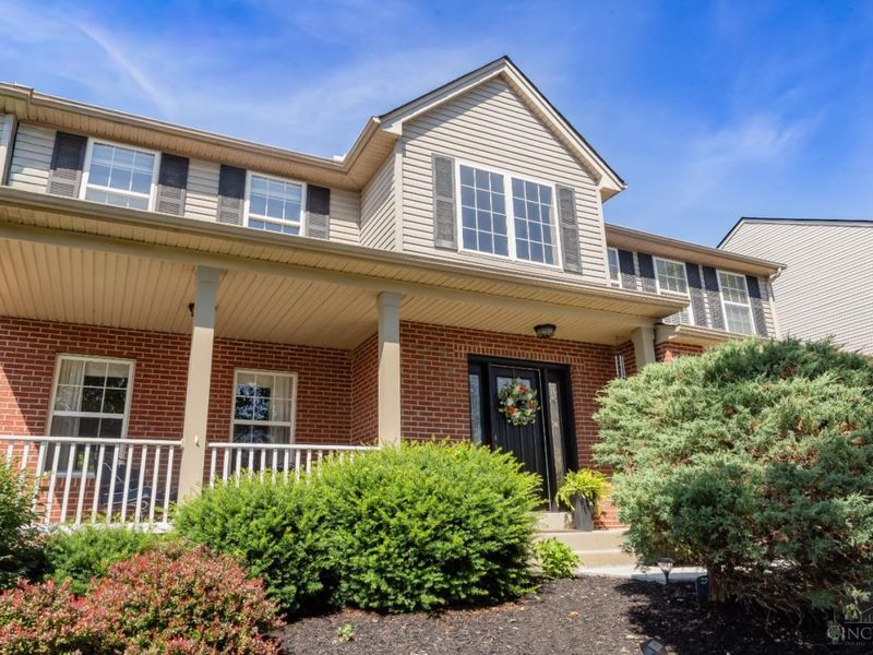 2956 Parkwalk Dr, Green Township, OH 45239 Photo 2