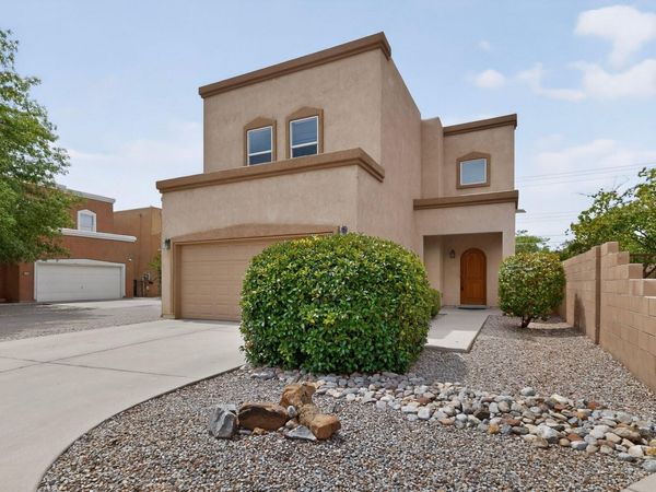 3701 Candelarias Lane NW, Albuquerque, NM 87107