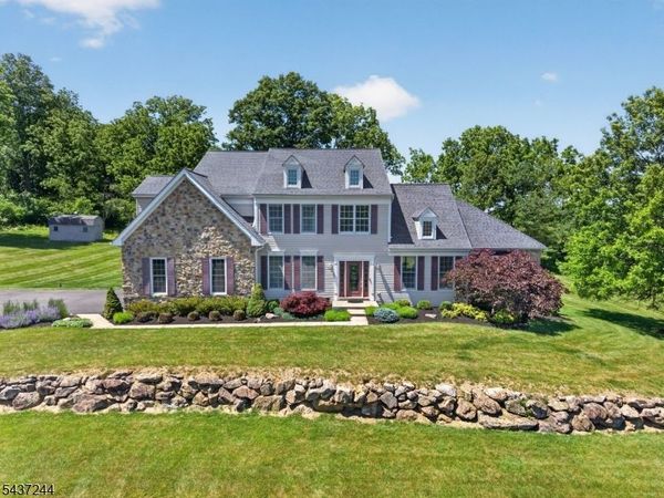 27 Kalan Farm Rd, Bethlehem, NJ 08827