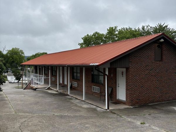 128 S 3rd St, Kingston, TN 37763
