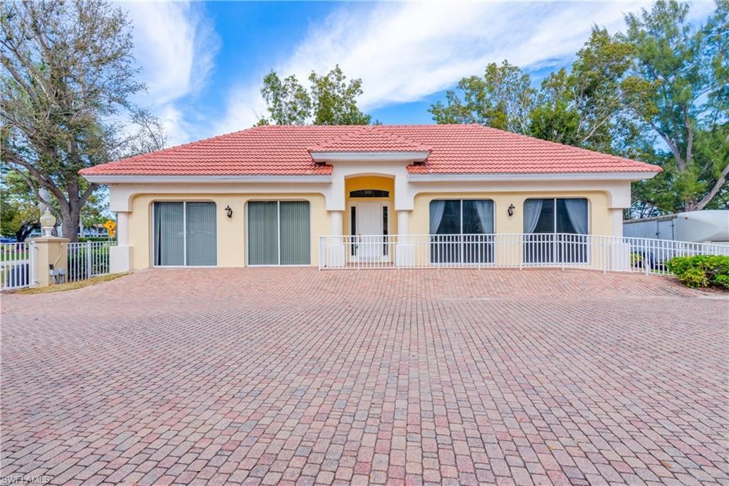 4235 SE 20th Pl , Unit A405, Cape Coral, FL 33904 Photo