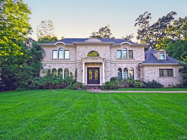 26 Spring Lane , Great Neck, NY 11024