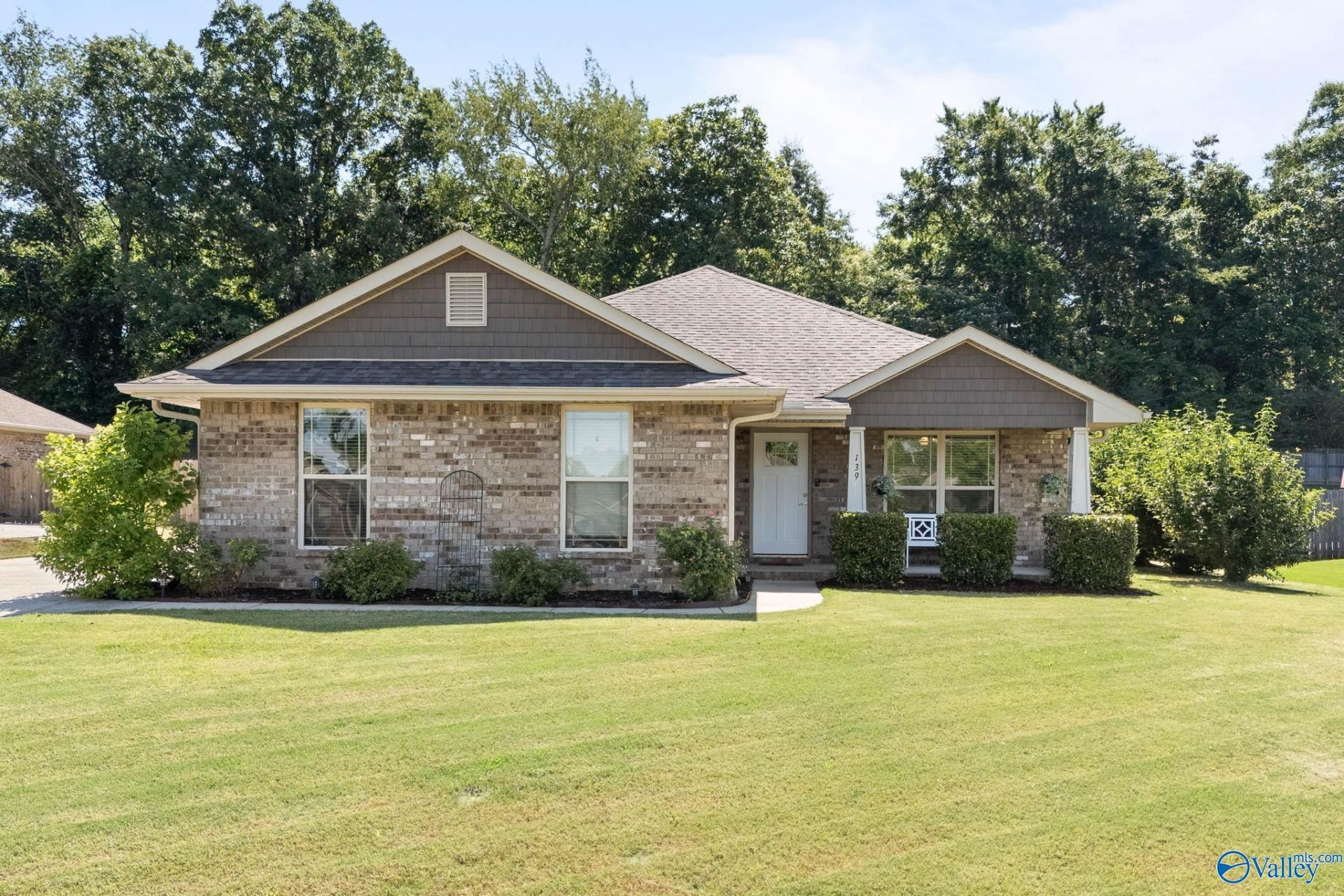 139 Lazy Oak Drive, New Market, AL 35761 Main Photo