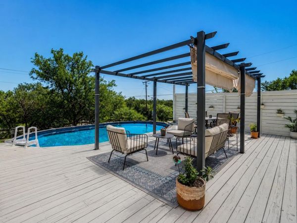 400 Hunt LN , Buda, TX 78610