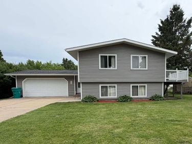 605 NW 10th Ave, Waseca, MN 56093