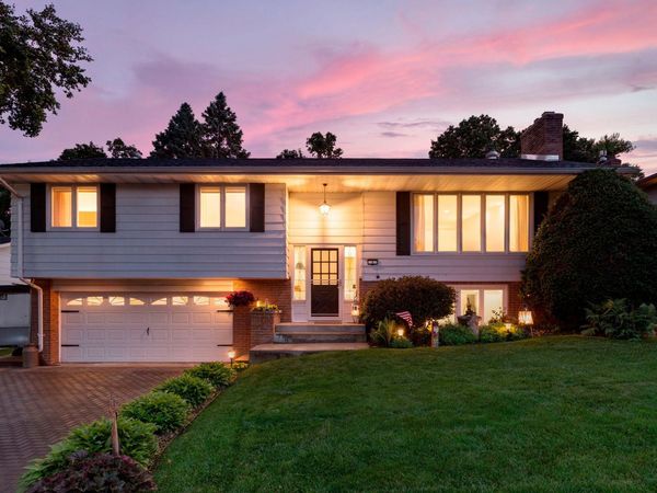 8 Imperial Drive E, West Saint Paul, MN 55118