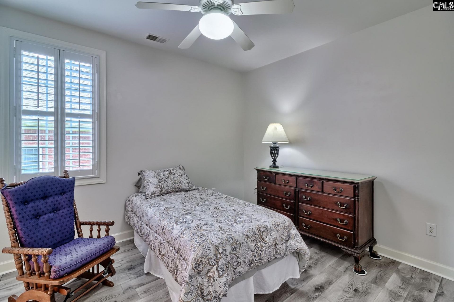 325 Chelmsford Way  Photo 32