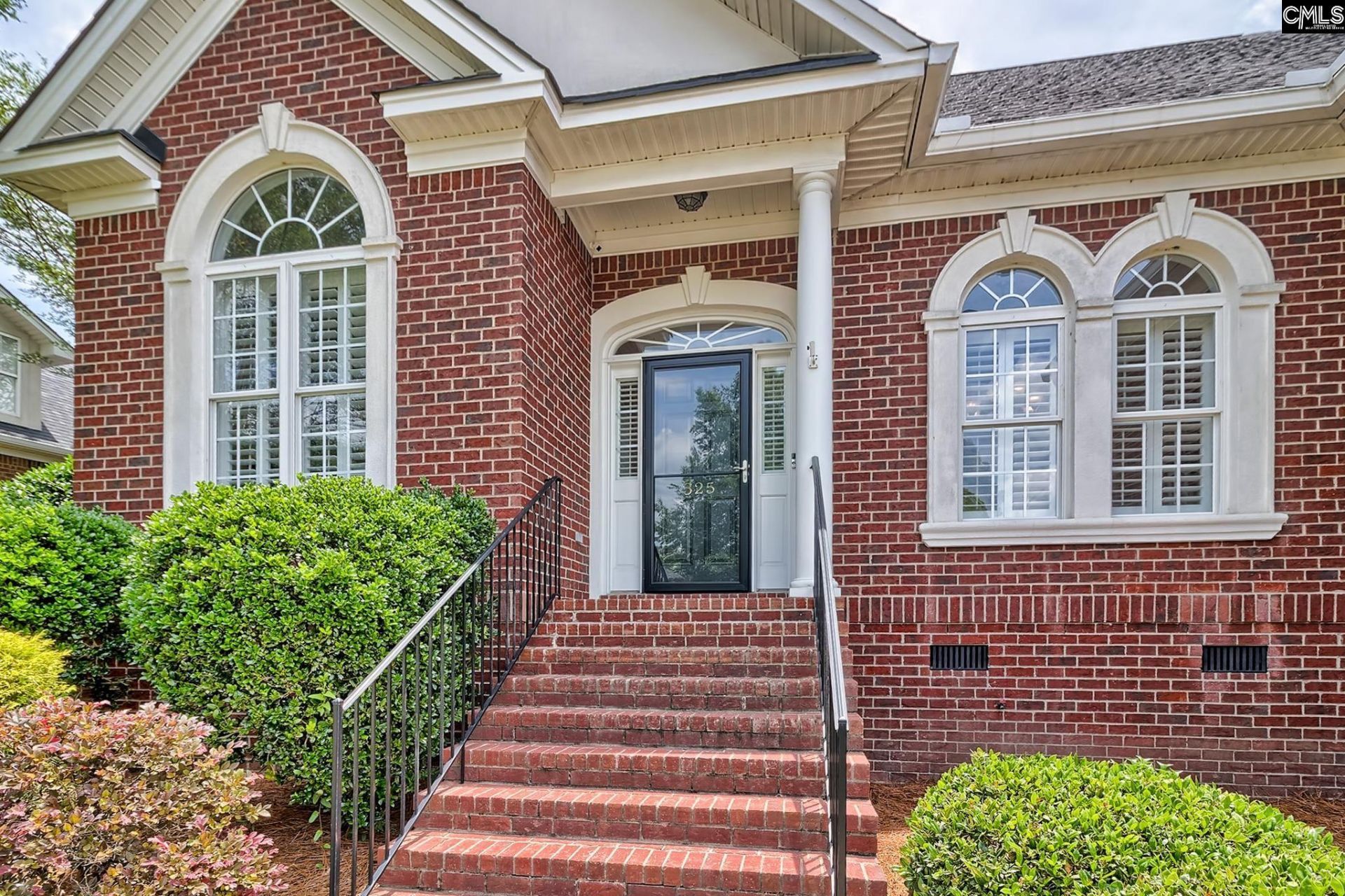 325 Chelmsford Way  Photo 4