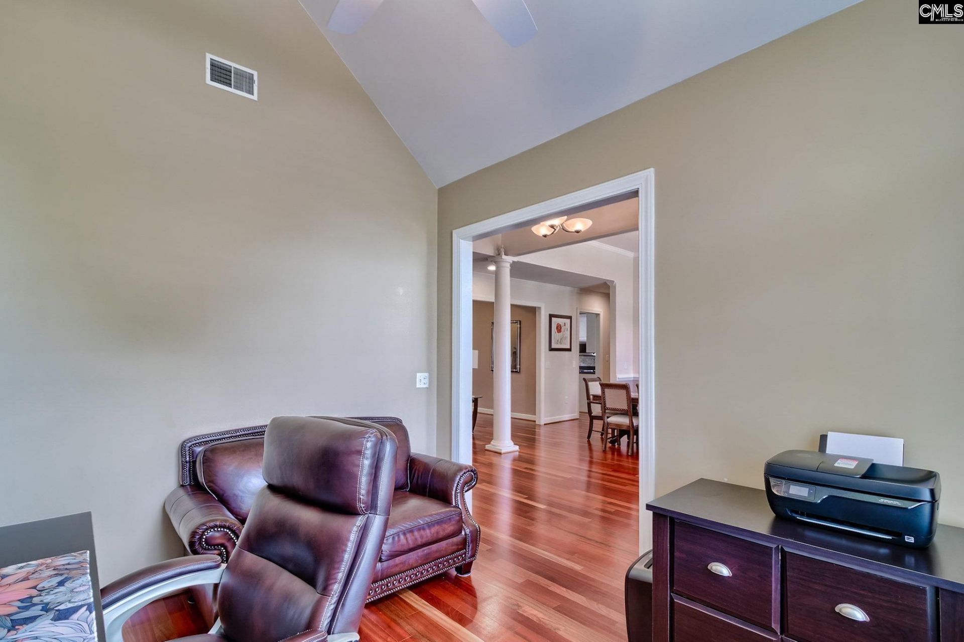 325 Chelmsford Way  Photo 9