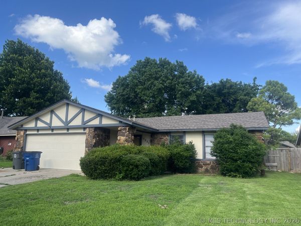 3237 S 137th East Avenue , Tulsa, OK 74134