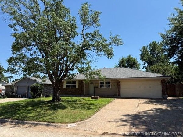 204 E Bass , Yukon, OK 73099