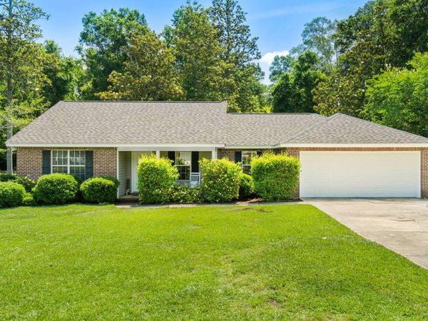 26 Keystone Dr., Petal, MS 39465