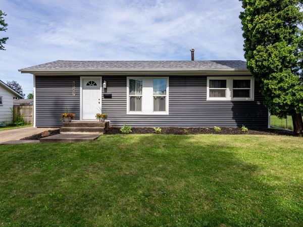 3507 38th Street , Moline, IL 61265