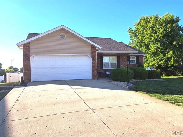 59 Julie Drive , Glen Carbon, IL 62034