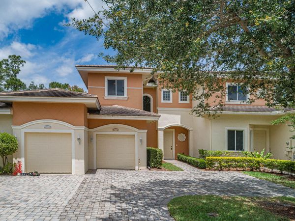 2563 SW Stockbridge Sq Square SW, Vero Beach, FL 32962