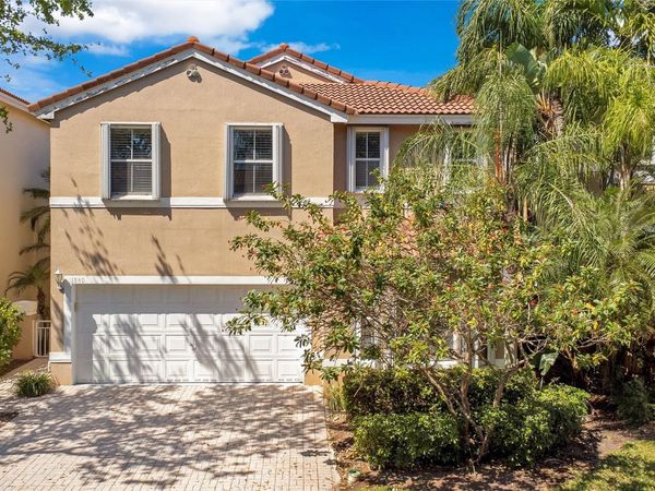 1840 Sweetbay Way, Hollywood, FL 33019