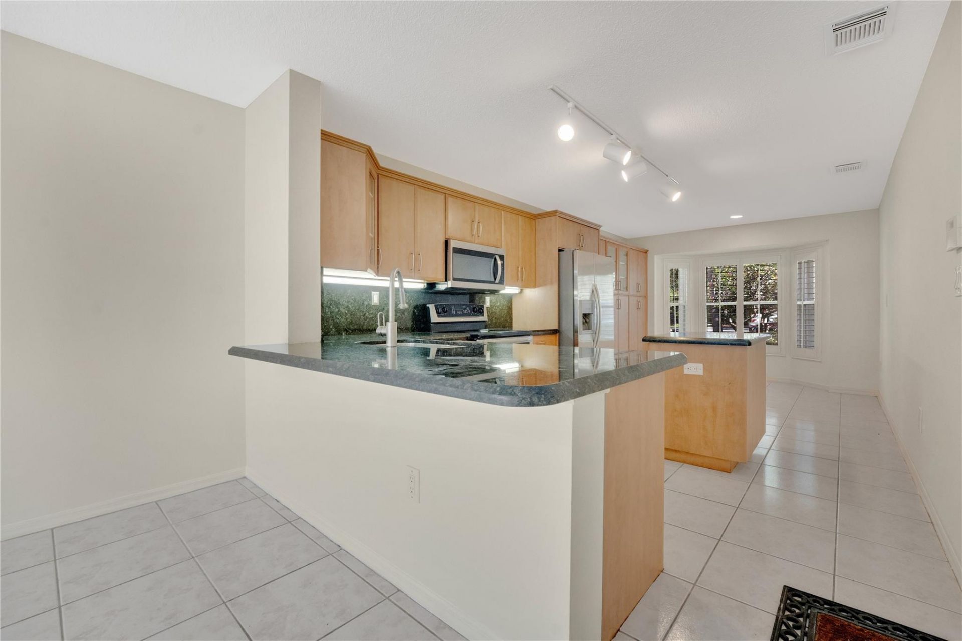 1840 Sweetbay Way, Hollywood, FL 33019 Photo