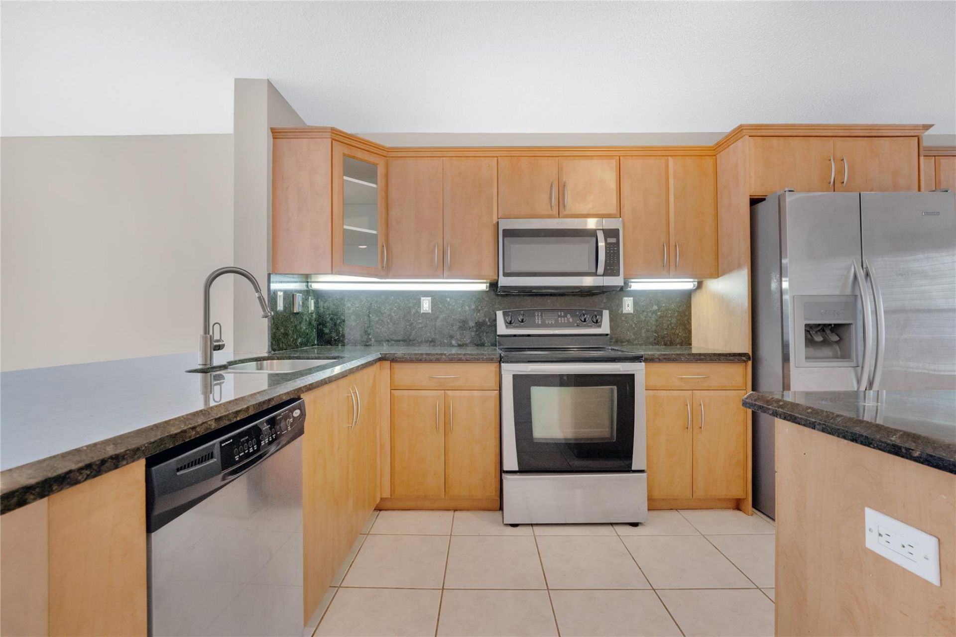 1840 Sweetbay Way, Hollywood, FL 33019 Photo