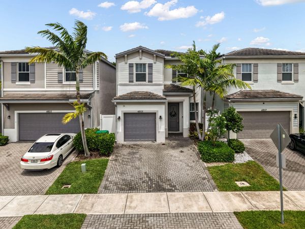 4805 NW 48th Terrace, Tamarac, FL 33319