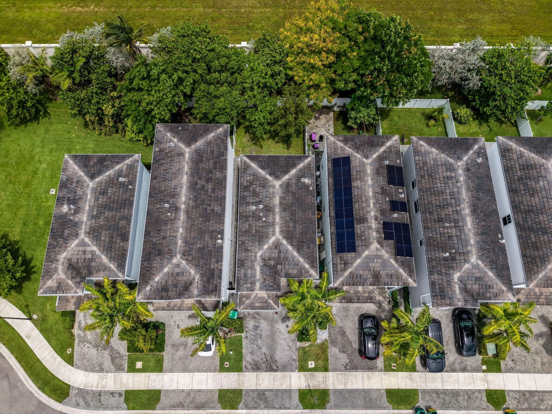 4805 NW 48th Terrace, Tamarac, FL 33319 Photo