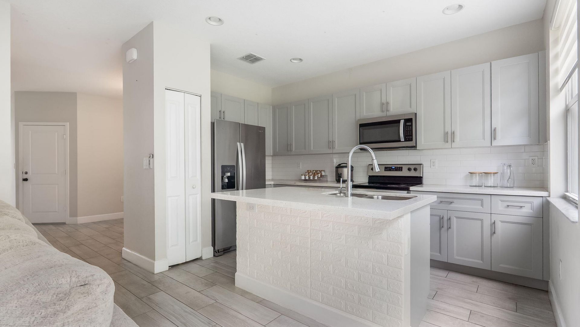 4805 NW 48th Terrace, Tamarac, FL 33319 Photo