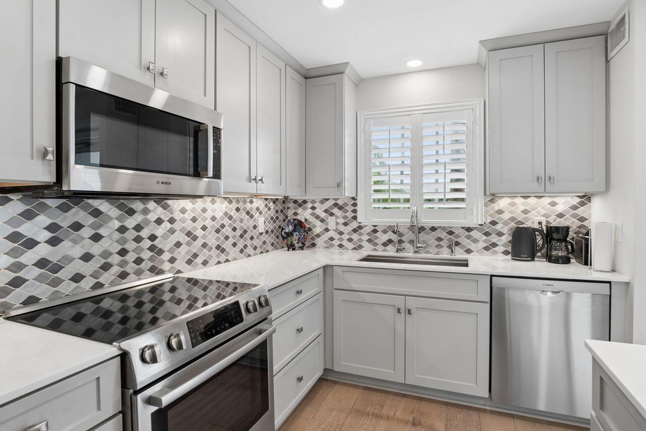 157 Atlantis Boulevard, Unit 103, Atlantis, FL 33462 Photo
