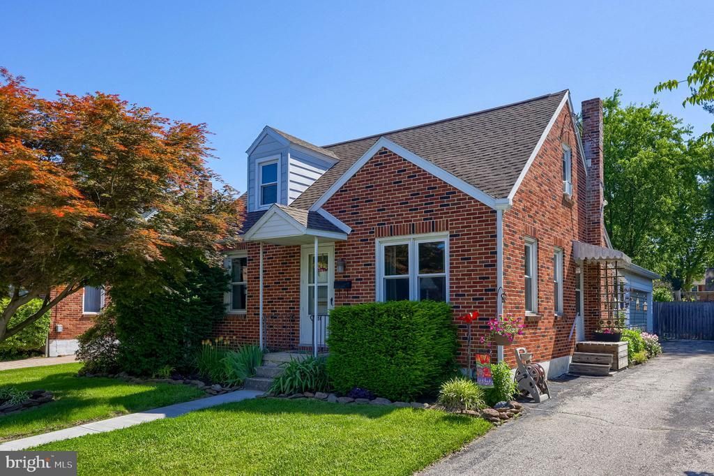 151 N OXFORD STREET, YORK, PA 17402