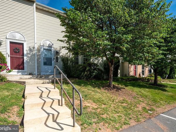 39 2 MINT TIER, READING, PA 19606