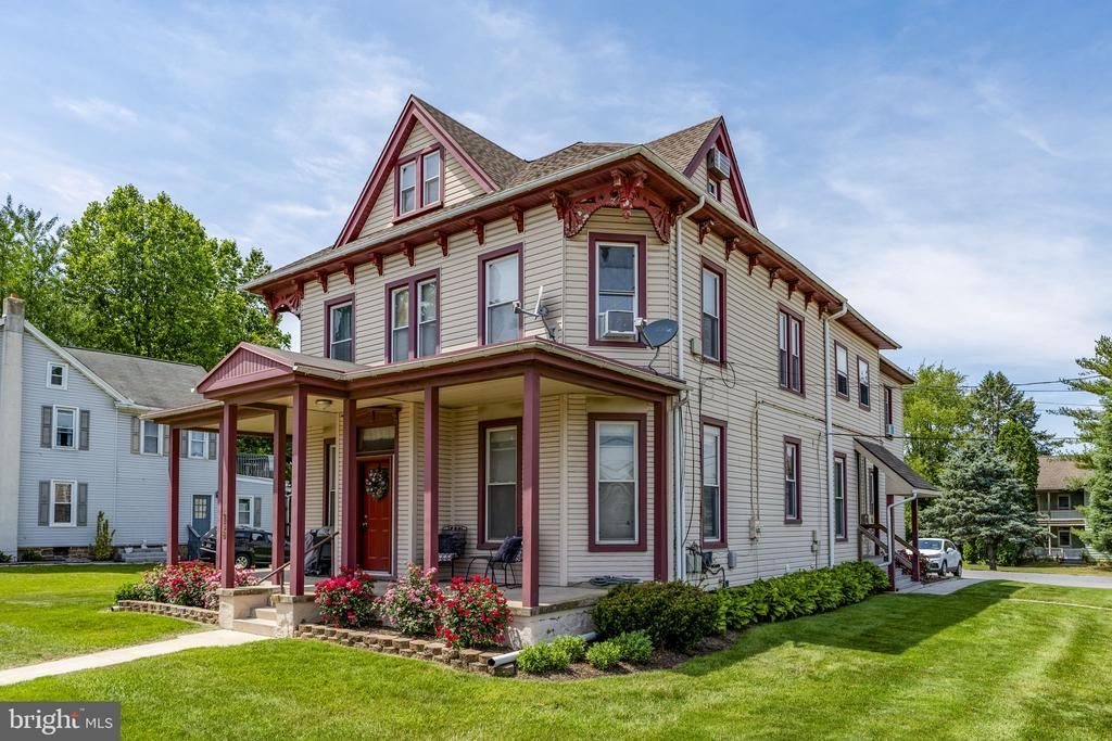 238 E MAIN STREET, TERRE HILL, PA 17581