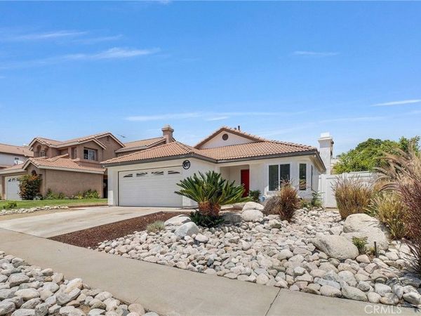 501 Roosevelt, Corona, CA 92879
