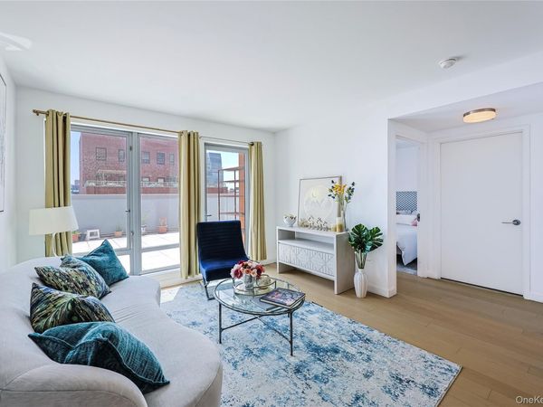 13835 39th Avenue, Unit 4B, Flushing, NY 11354