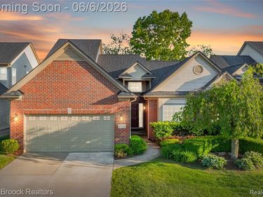 1723 Pine Forest Drive, Commerce Twp, MI 48390