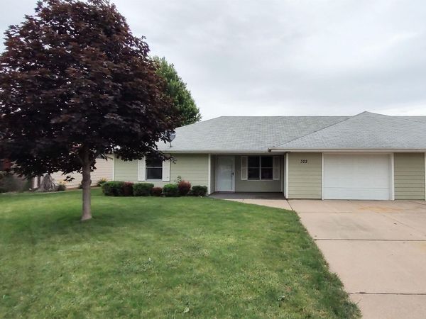 322 Lakeshore Dr., McCook Lake, SD 57049