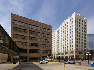 700 4TH ST Sioux City, IA 51101