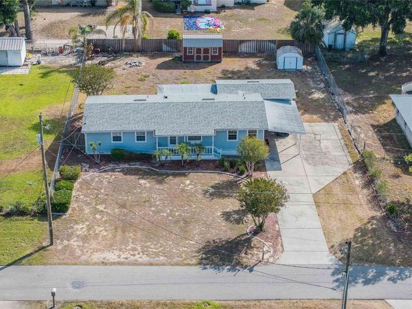 729 E LAKE AVENUE , EAGLE LAKE, FL 33839