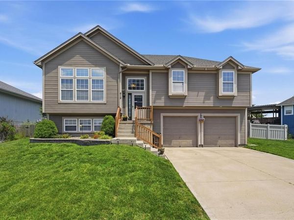 612 NW Whitney Drive, Grain Valley, MO 64029