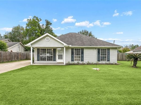1622 PENROSE Street, Mandeville, LA 70448