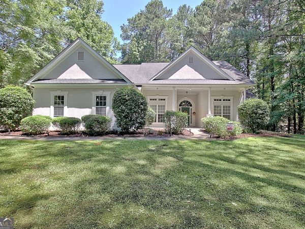 220 Farr Lake Drive, Tyrone, GA 30290
