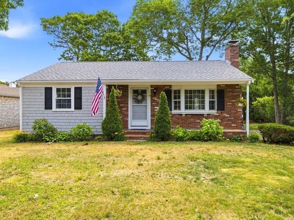 90 Castlewood Circle, Barnstable, MA 02601