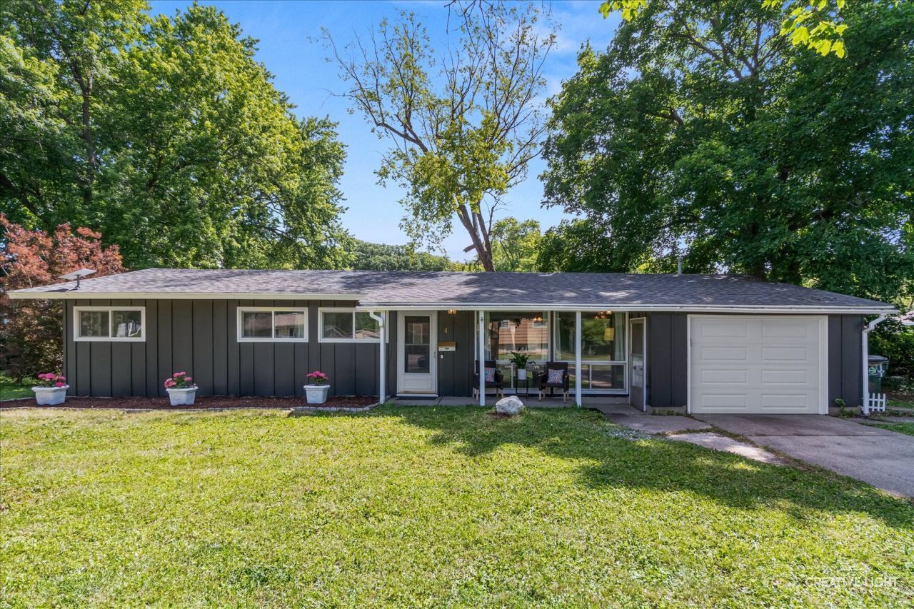 4 Woodcliff Road , Montgomery, IL 60538