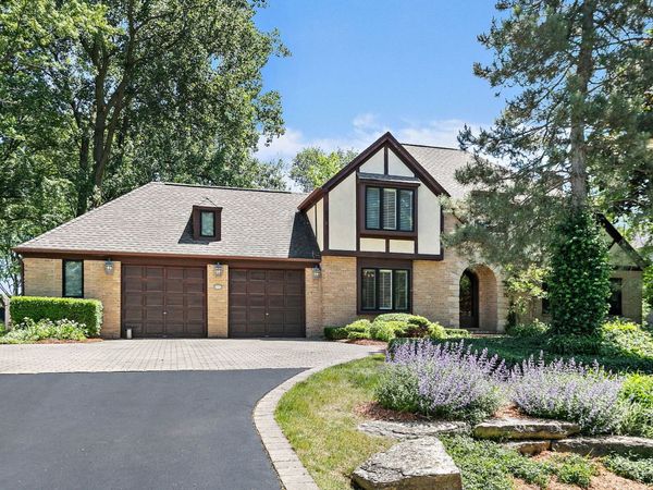 1159 Division Street , Barrington, IL 60010