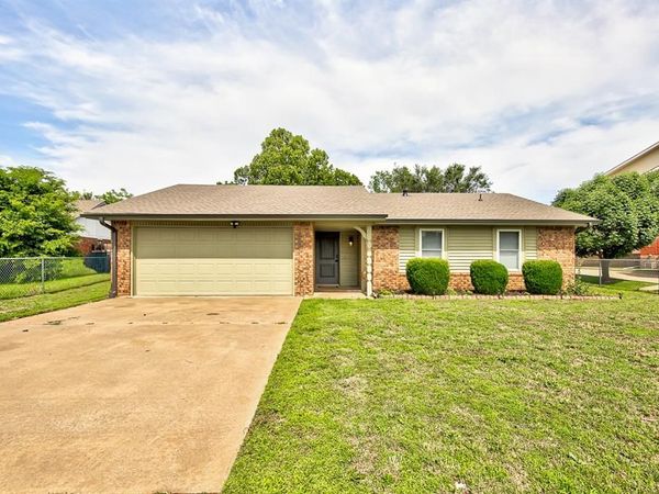 333 S La Mesa Drive, Enid, OK 73703
