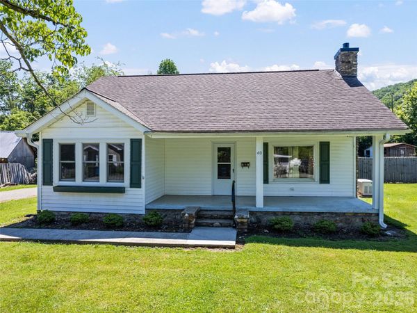 40 Avery Street , Waynesville, NC 28786