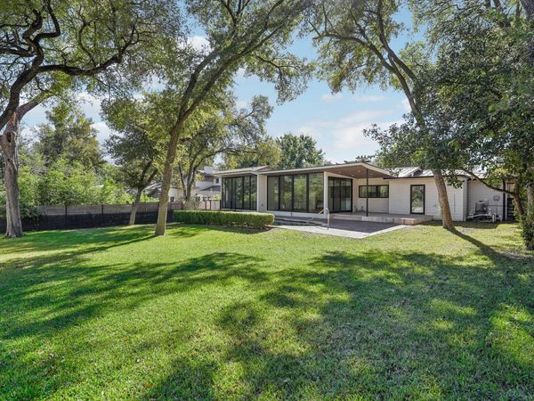 3927 Balcones DR, Austin, TX 78731