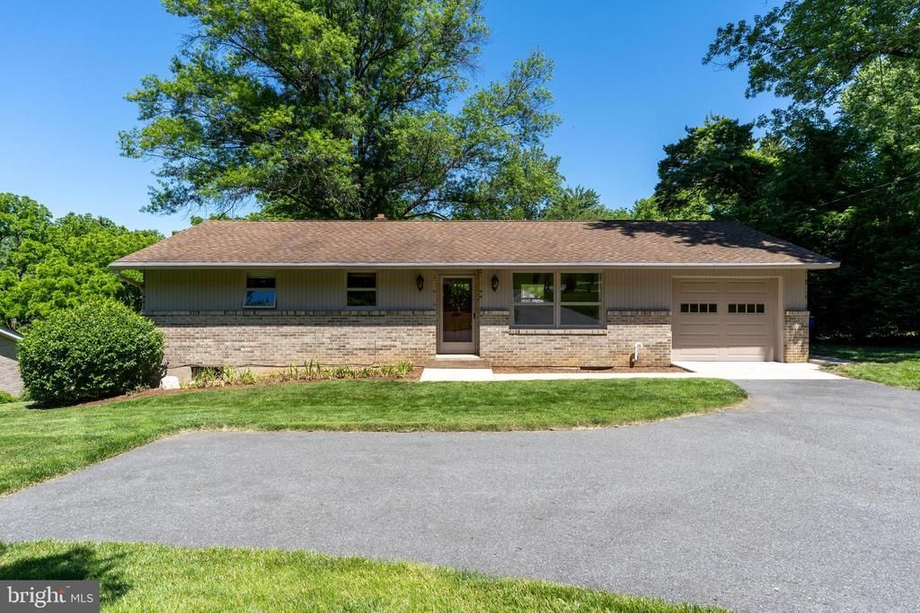 4156 WILSHIRE DRIVE , YORK, PA 17402