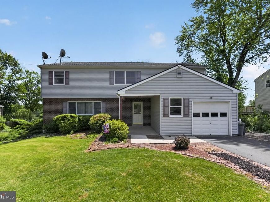 712 Meadowlark Road, Norristown, PA 19403 Main Photo