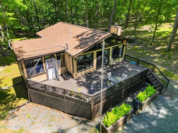 803 Buckhorn Court, Hawley, PA 18428