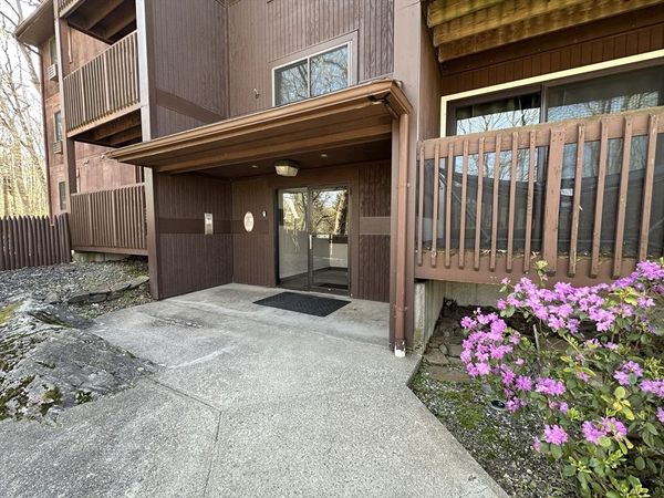 340 Sunderland Rd, Unit 17A, Worcester, MA 01604